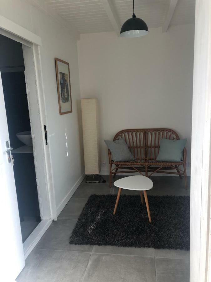 Agreable Appartement A 2 Pas Des Plages Le Gosier  Buitenkant foto